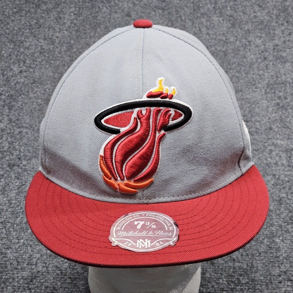 Miami Heat‎ Hat Mitchell & Ness Mens 7 3/8 Grey Red NBA Fitted Flat Brim Cap